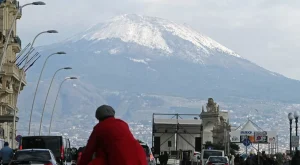 neve-vesuvio-napoli-oggi-10-gennaio