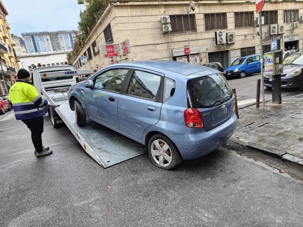 napoli controli vasto