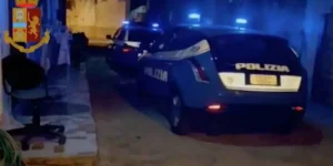 Napoli fuga aggressione danneggiano volante 10 gennaio