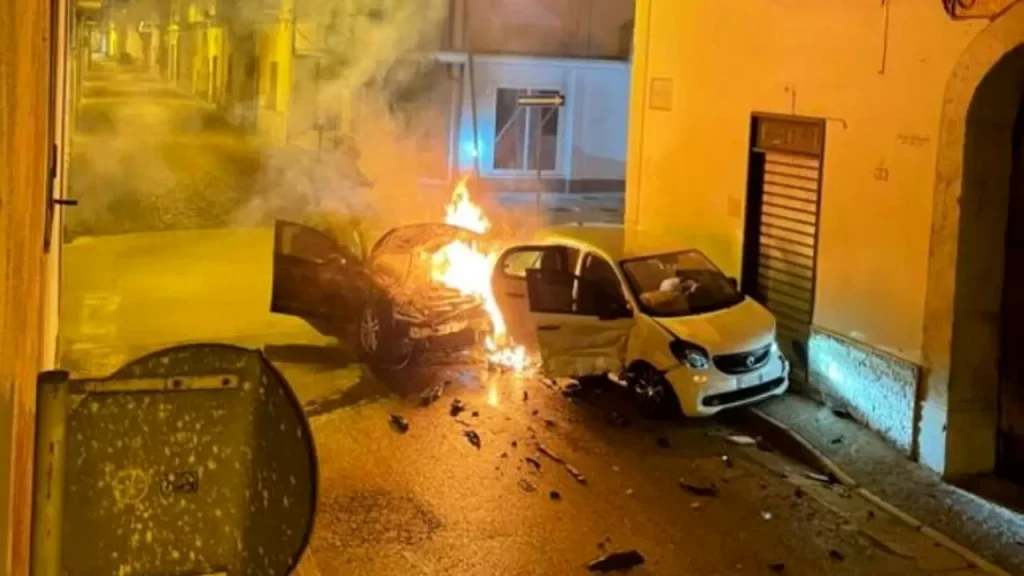 curti-auto-fiamme-incidente-2-gennaio