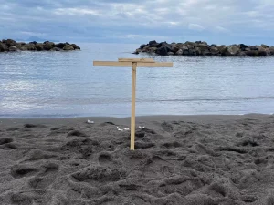 torre-greco-bambino-morto-mare-suicidio-madre