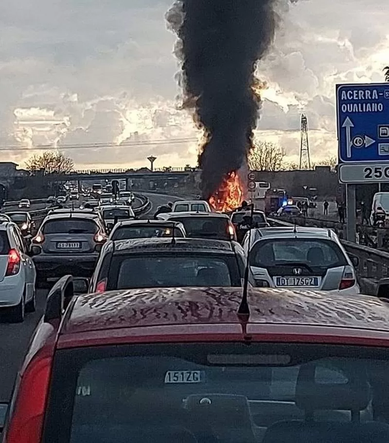 Giugliano incendio autobus 14 febbraio