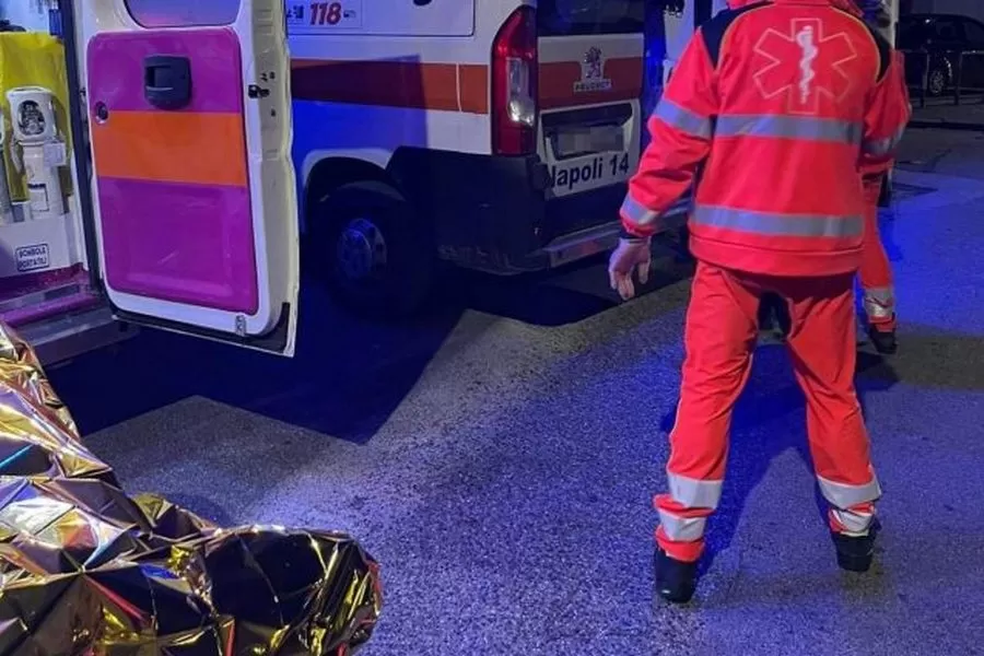 incidente-napoli-ambulanza-attesa-due-ore