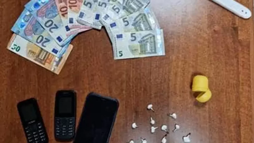 aversa-arrestato-spacciatore-droga-cocaina-centro