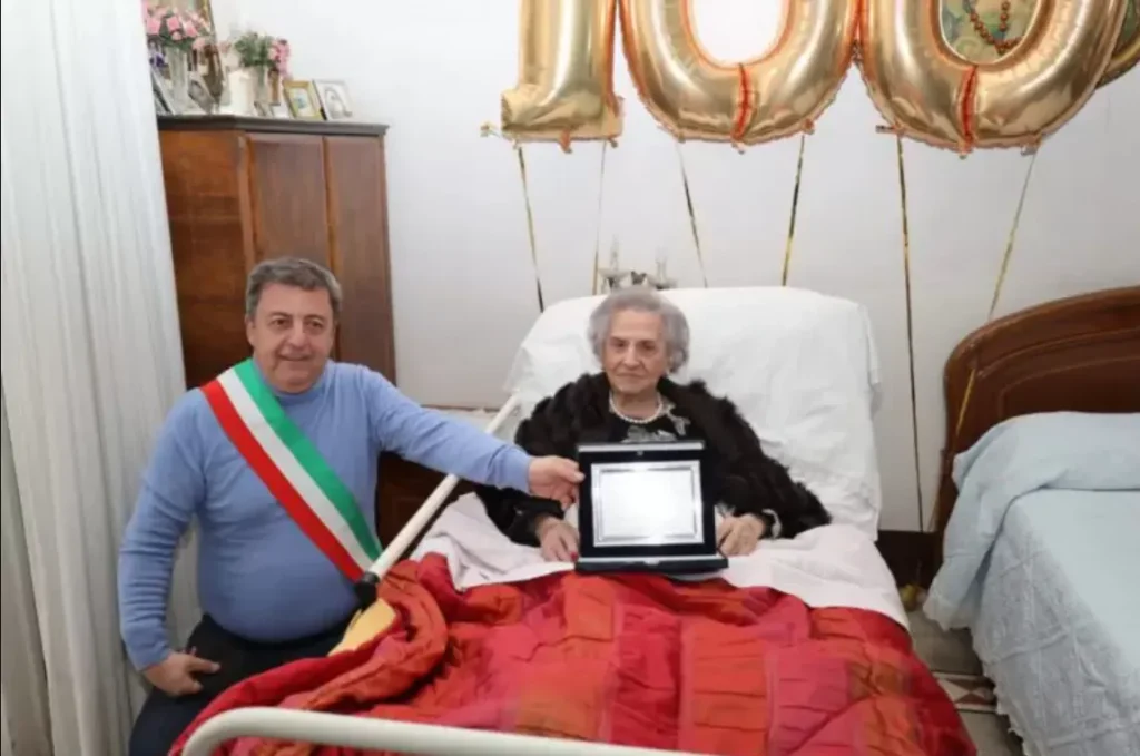 nonna vittoria compie 100 anni 13 marzo