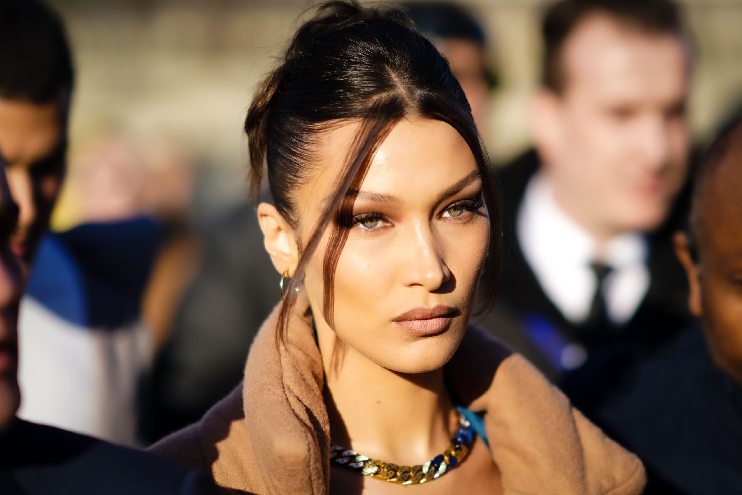 Bella Hadid, confessa di essere ricorsa alla chirurgia estetica