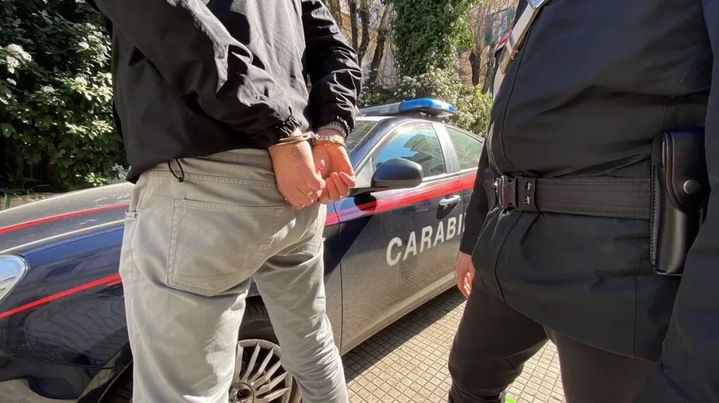 arresti-droga-eboli-rosticceria-nomi