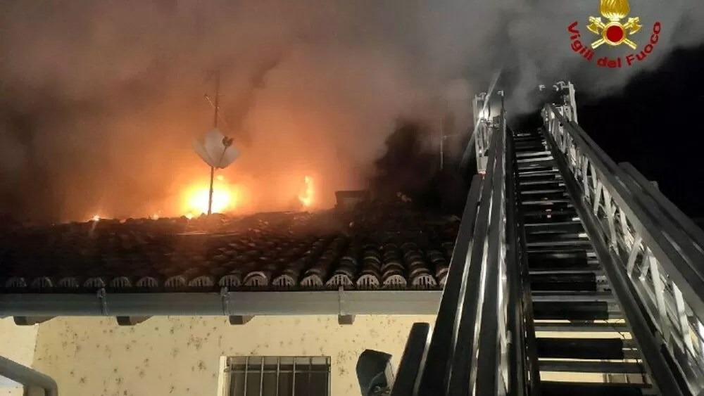 carinola salva donna incendio 5 marzo