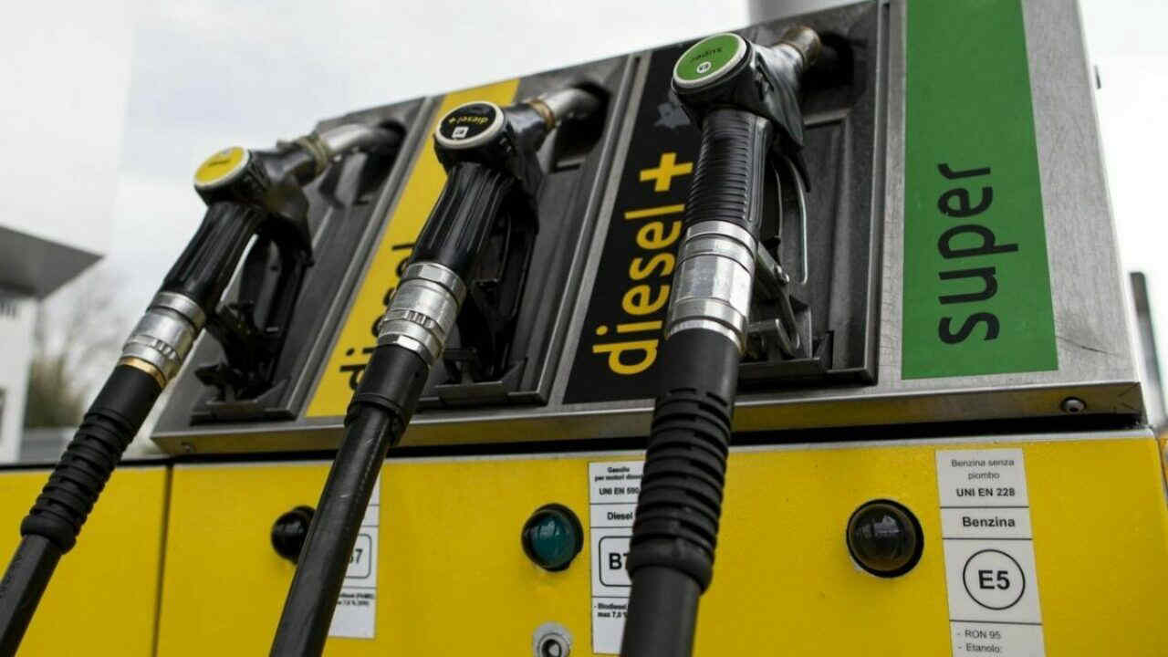 prezzi benzina diesel risparmiare