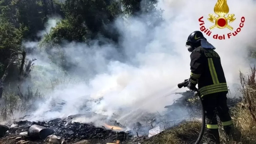 francolise incendio casolare abbandonato 25 marzo