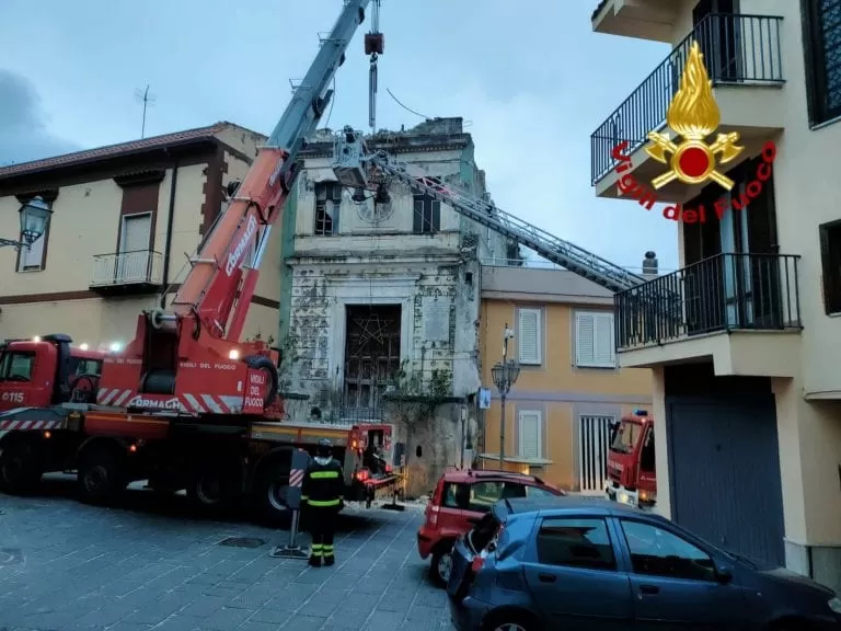 quadrelle chiesa assunta perizia crollo copertura