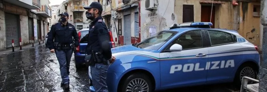 napoli uomo aggredito coltello