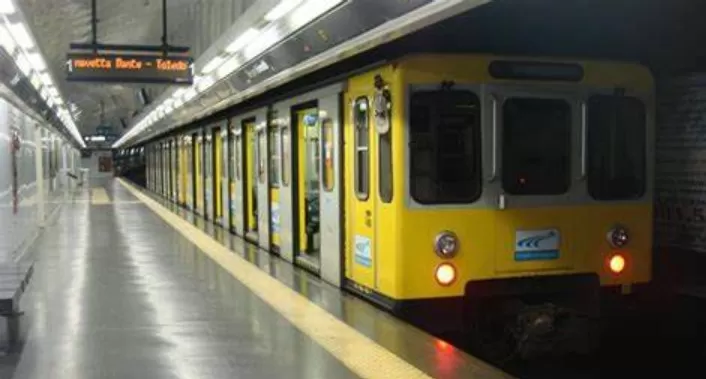 metro napoli stop guasto