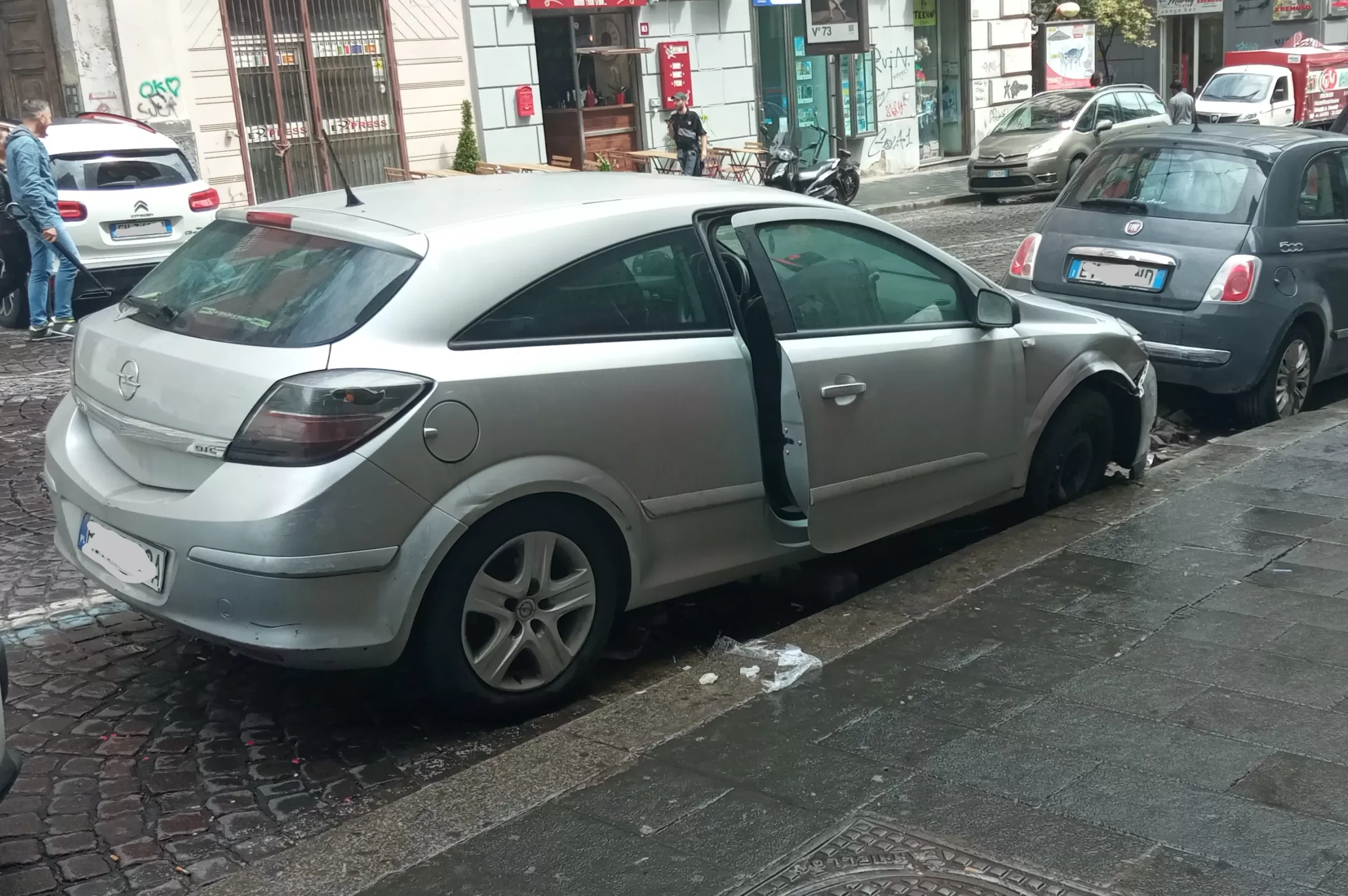 Napoli-auto-strada-commercianti