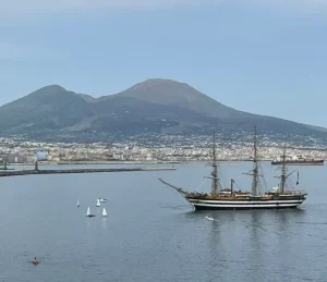 Veliero Amerigo Vespucci golfo napoli