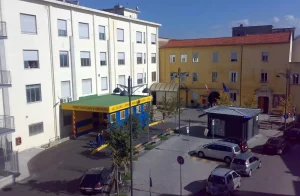 ospedale eboli aggredisce medico