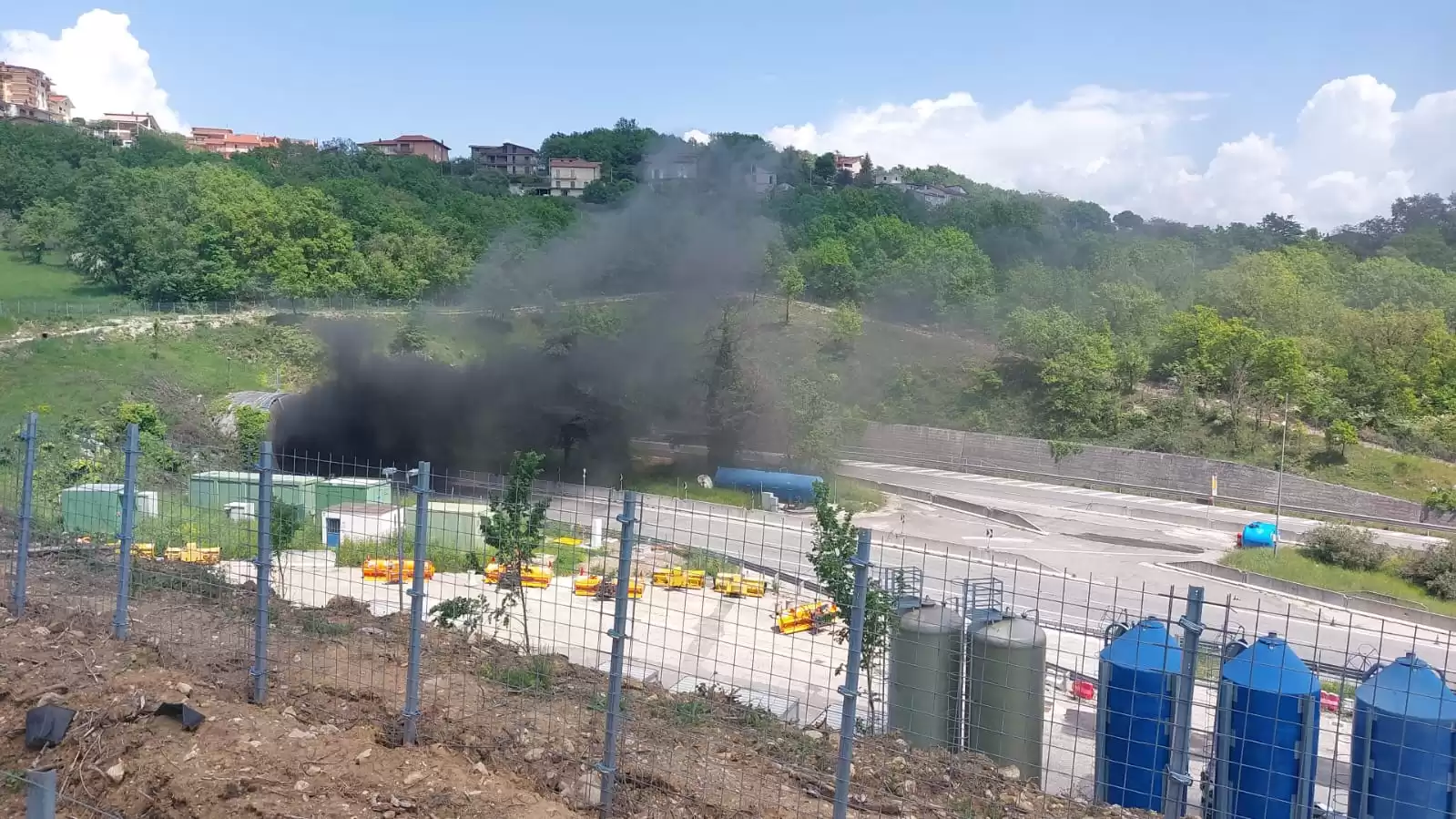 mezzo-pesante-fiamme-galleria-montemiletto