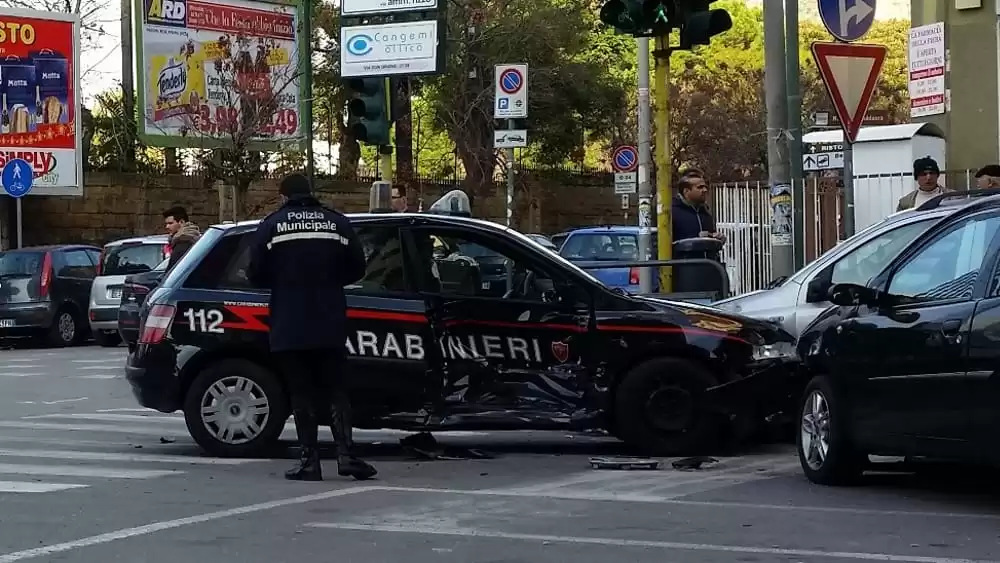 marano incidente volante carabinieri furgone comune