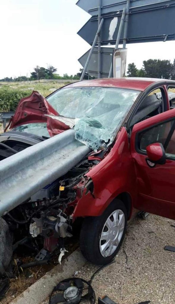 lecce-auto-incidente-guardrail-morta-ragazza-chi-e-nome