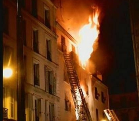 francia incendio appartamento morti