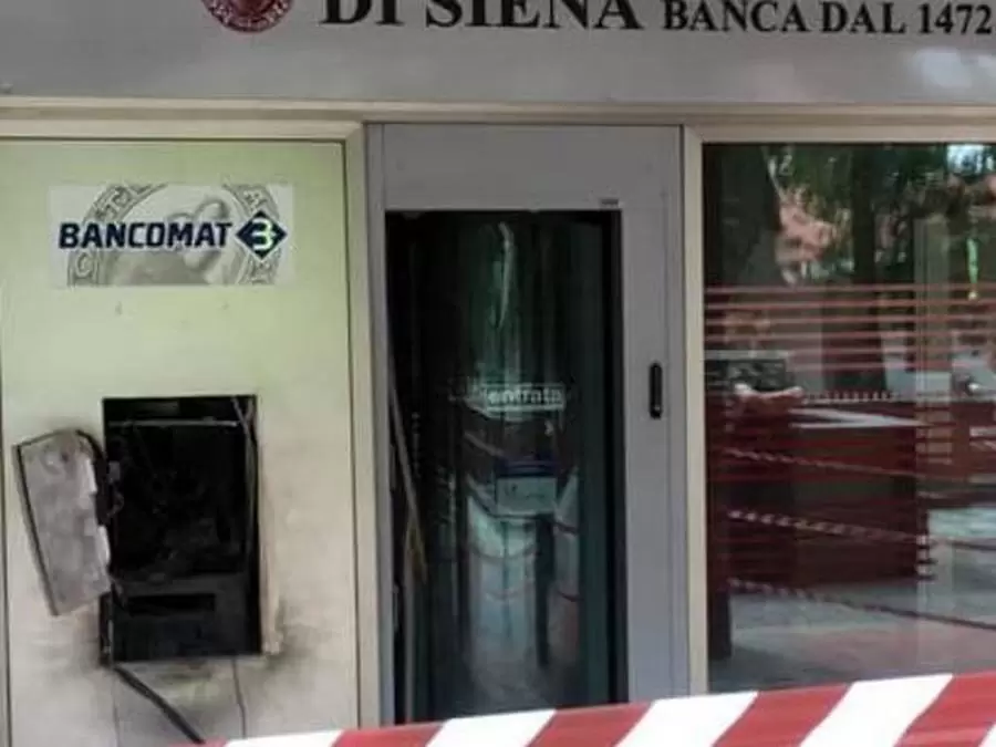 giugliano-bomba-banca-mps