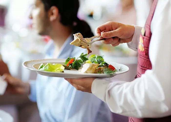 Sorrento-lavoratori-ristorante