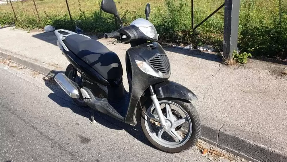 napoli furto moto