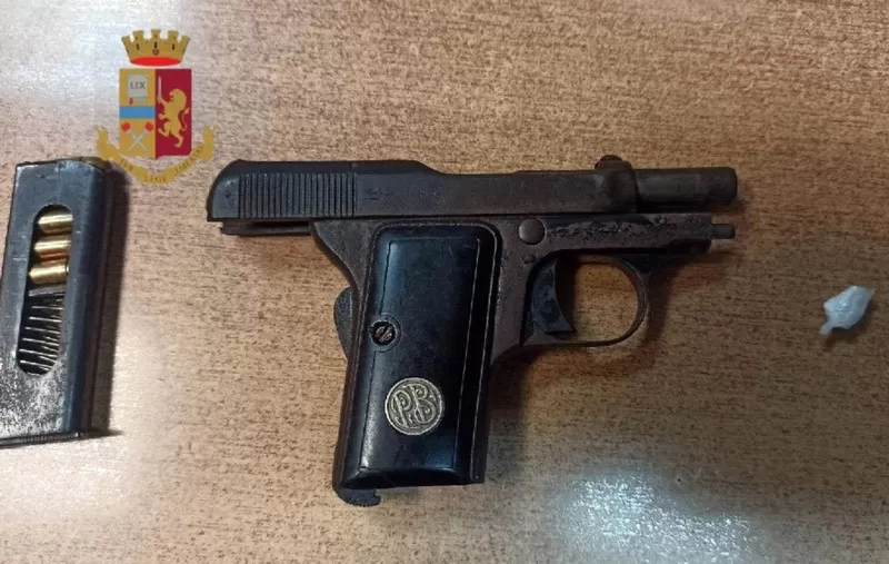 inseguimento pistola napoli