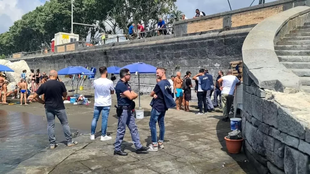 lido abusivo lungomare napoli