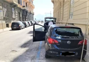 Napoli-parcheggia-abusivi