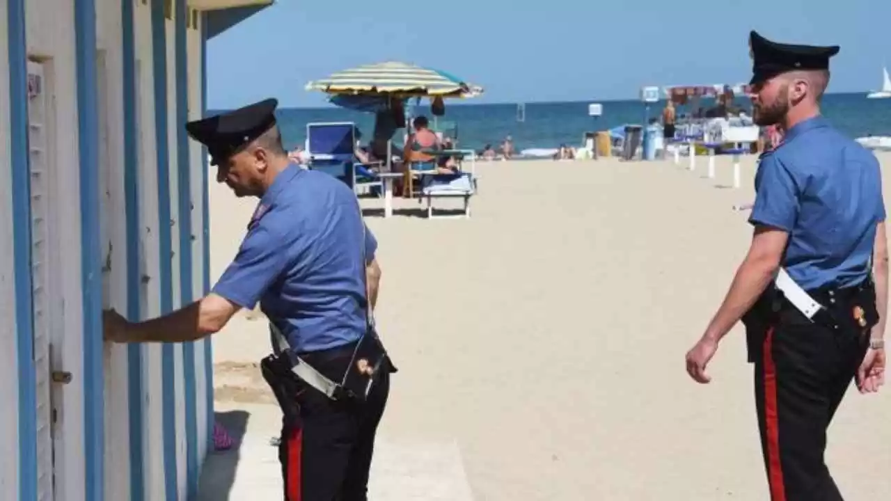 carabinieri-pozzuoli-lido-abusivo-6-luglio