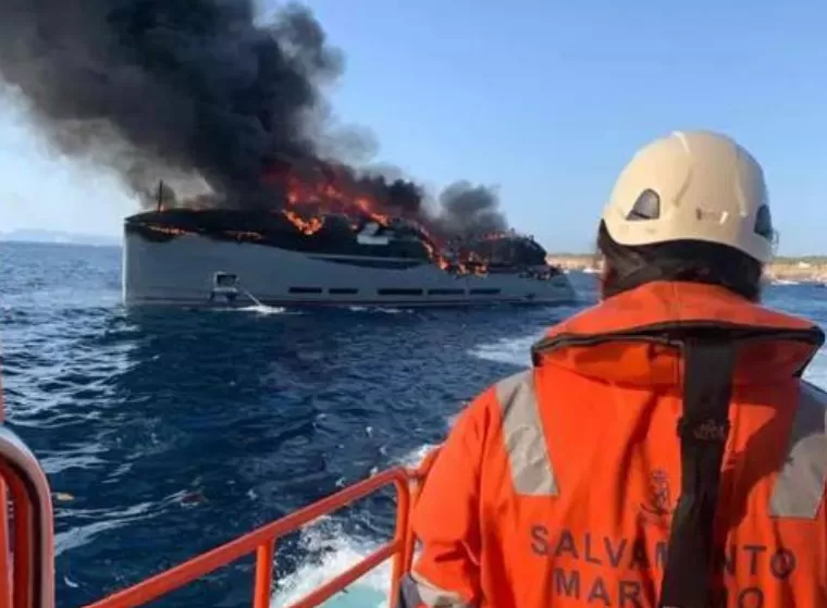 formentera incendio superyacht Paolo Scuderi