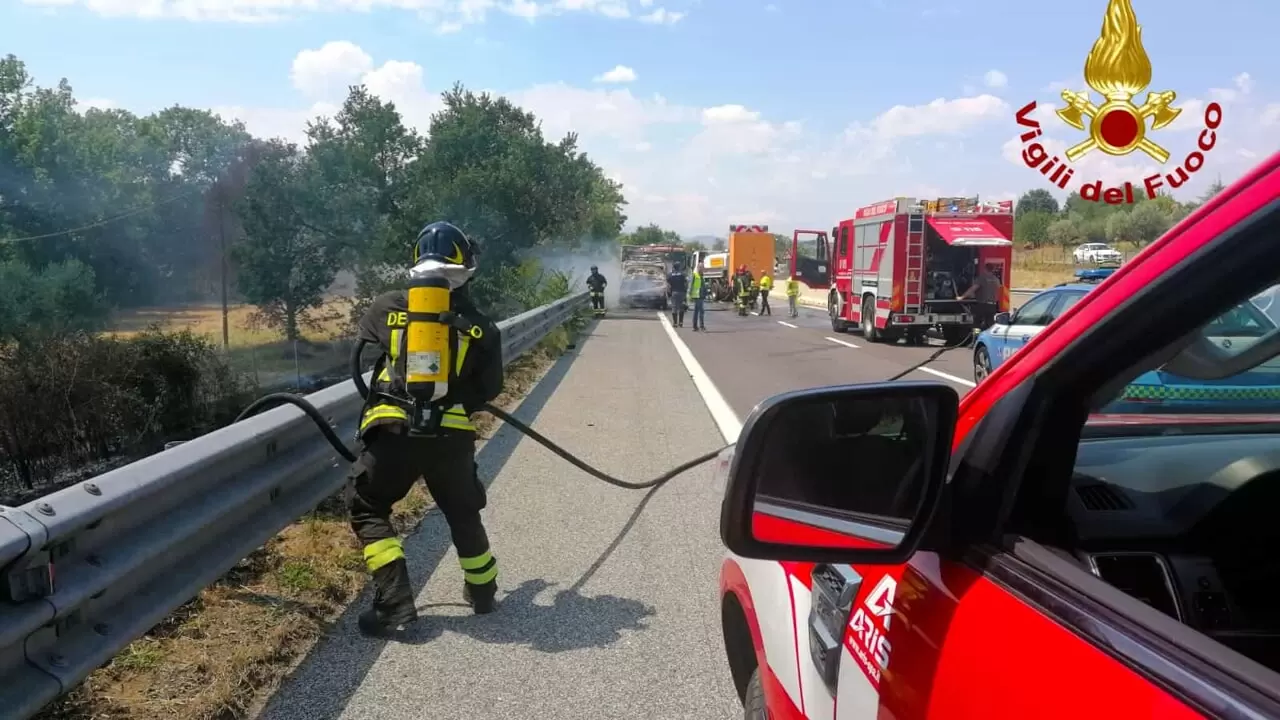 incendio furgone A16