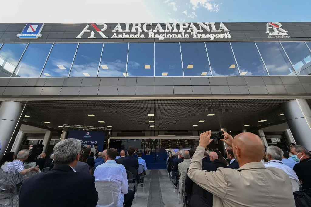 nuova-autostazione-avellino-inaugurata-de-luca