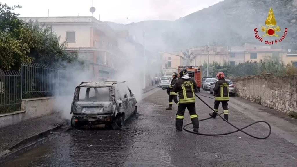 lauro incendio auto 16 settembre