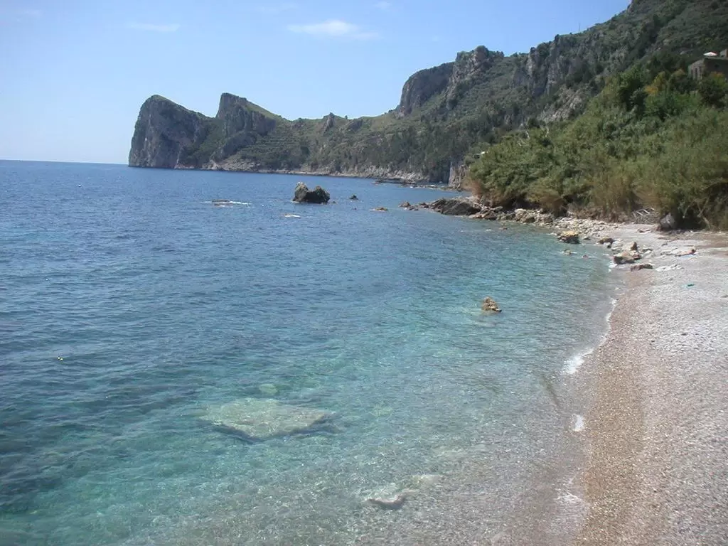 sorrento-spacciatore-arrestato-spiaggia-marina-cantone