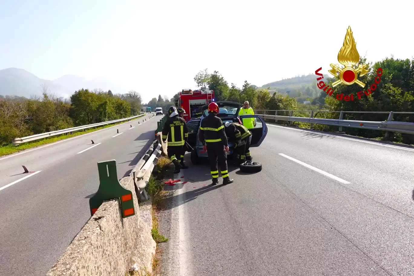 auto contro guardrail avellino salerno