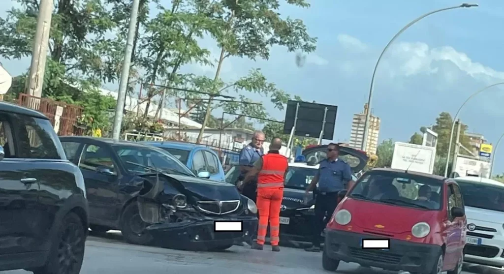 incidente auto santa maria capua vetere