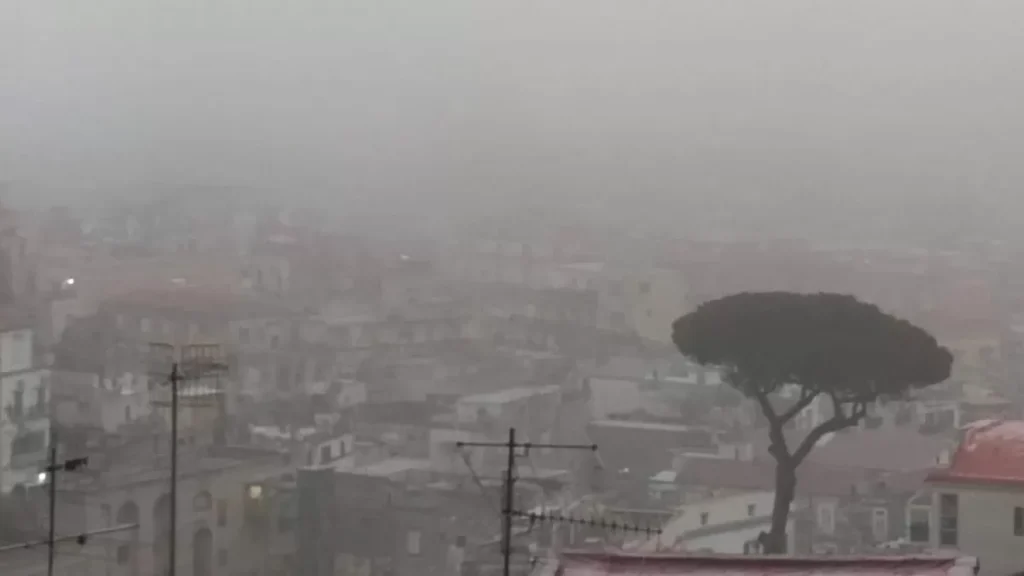 napoli nebbia incidente