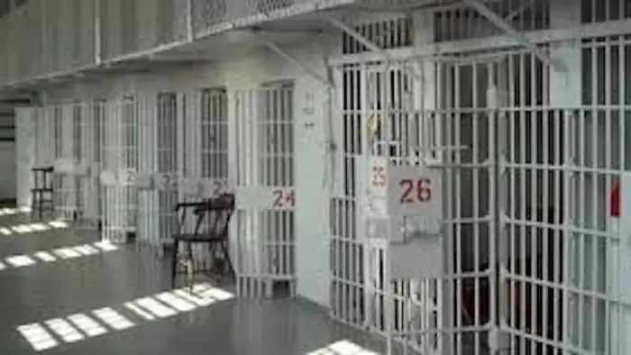carcere avellino detenuti ostaggio agenti
