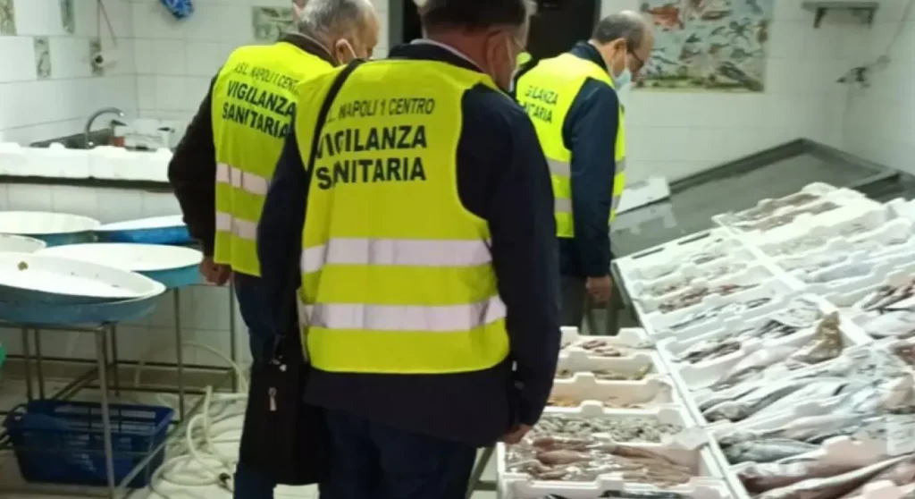 napoli sequestro cibo