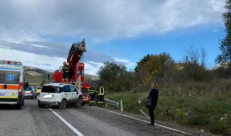 benevento auto guardarail cunetta