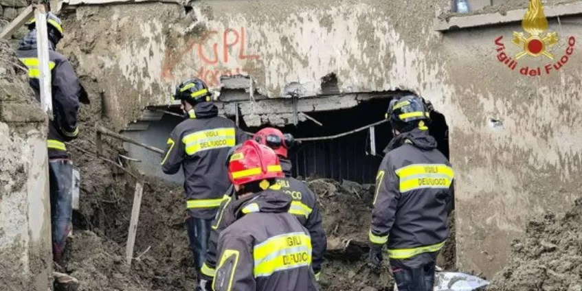 frana ischia auto mariateresa arcamone