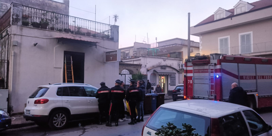 giugliano incendio pizzeria