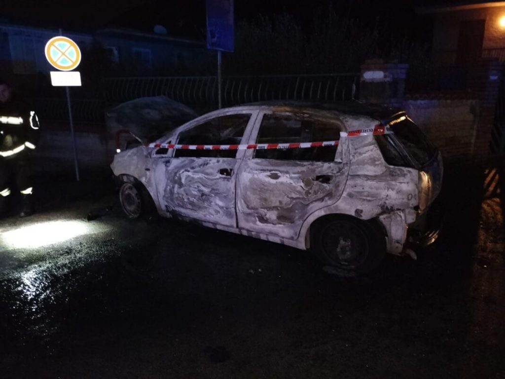 incendio auto pago valle lauro