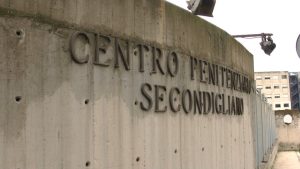 cellulari carcere secondigliano