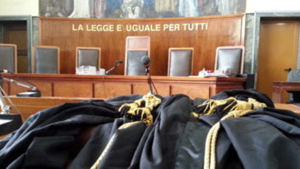 stalking-avvocato-salernitano-arrestato-diretta-tribunale-ferrara