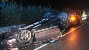 auto si ribalta strada provinciale 88