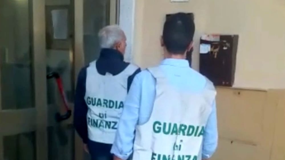 Slot machine e scommesse clandestine: maxi sequestro ad Aversa. Il blitz è scattato questa mattina sotto il coordinamento della Procura