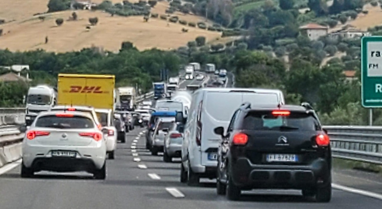 rapina zaino autostrada napoli oggi 17 marzo